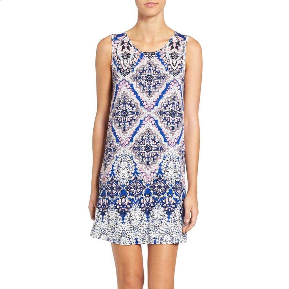 Way-in Sleeveless Shift Dress